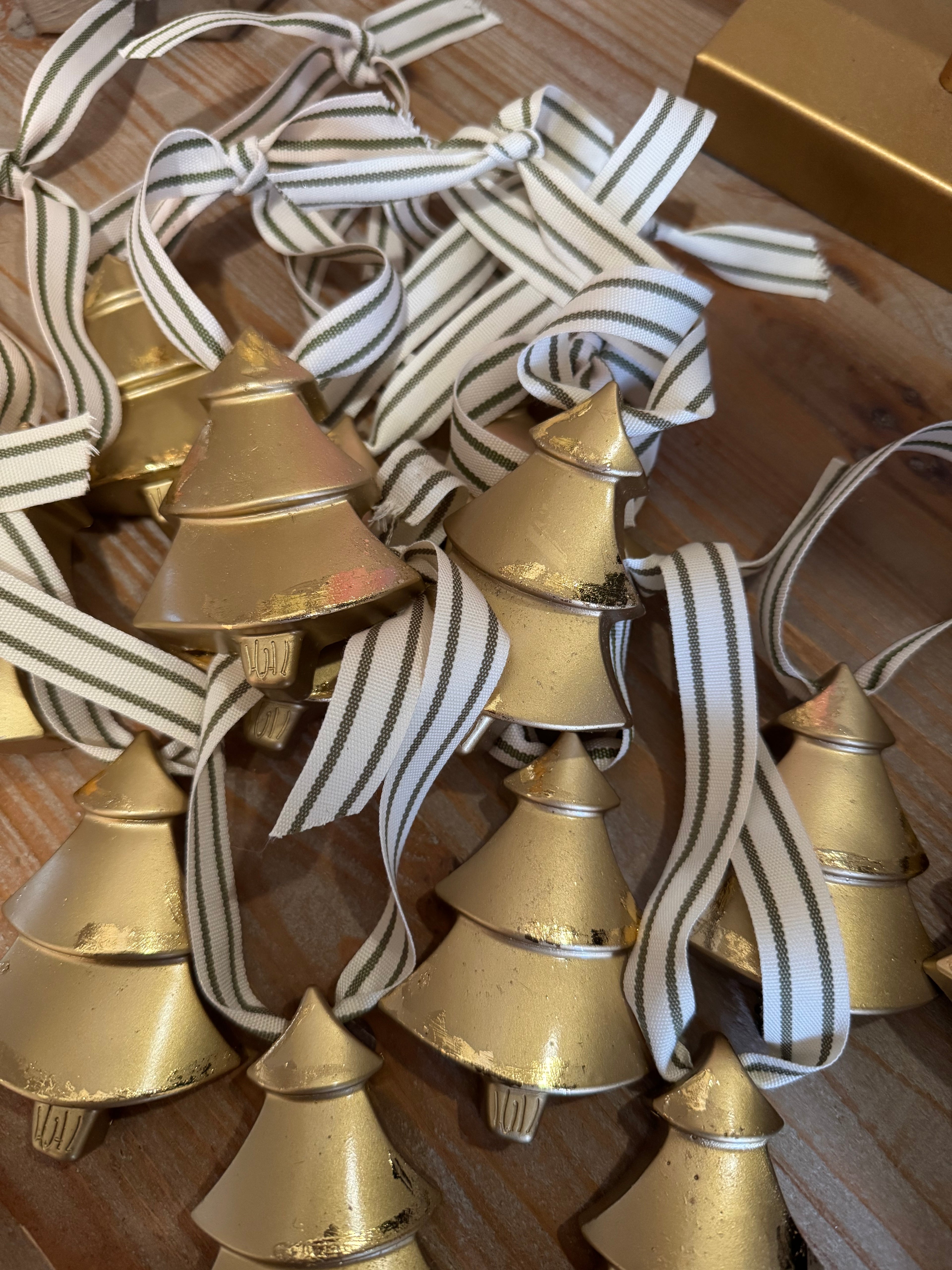 gold christmas wreath ornament