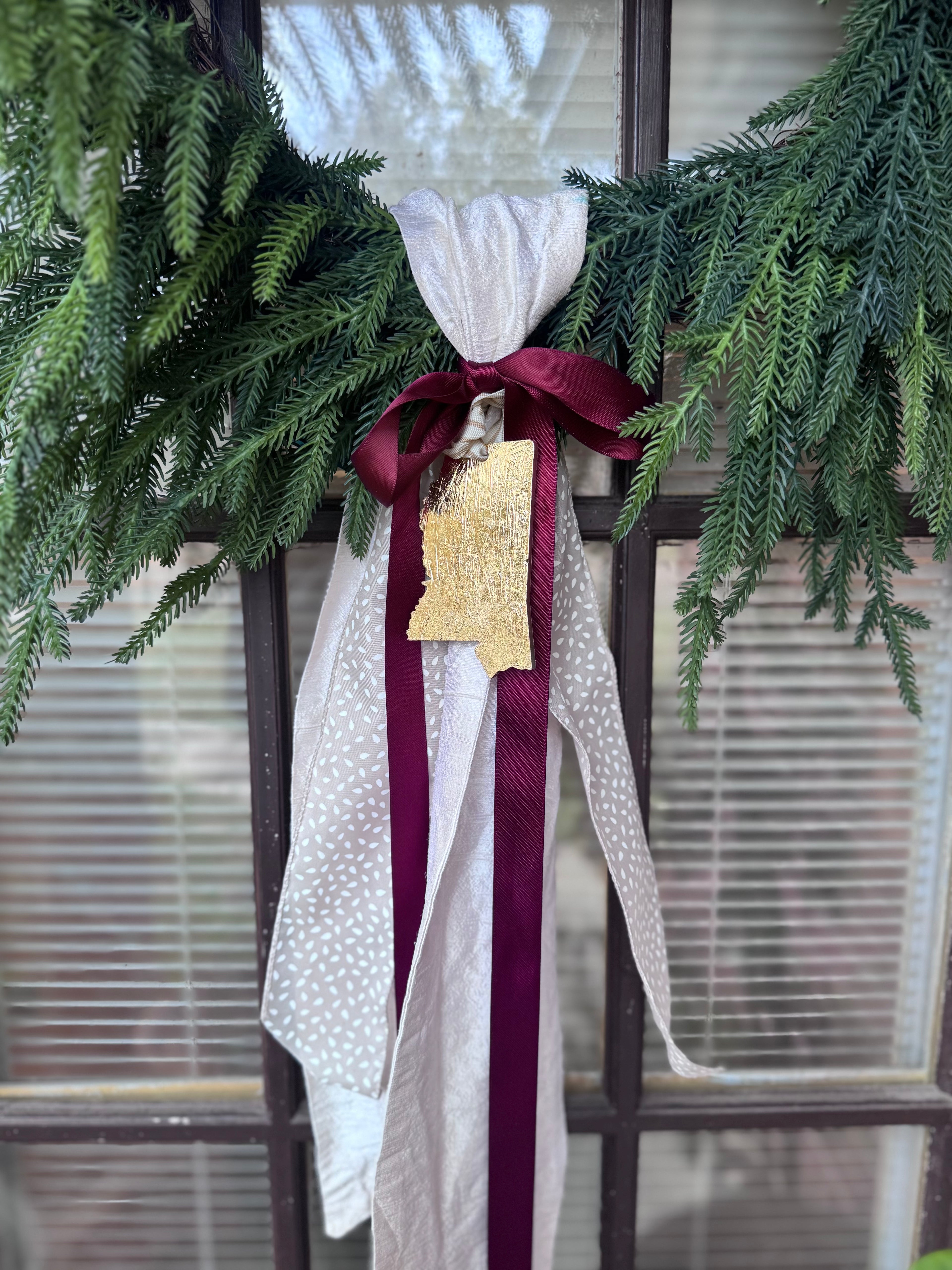 Wreath Ornament - Mississippi