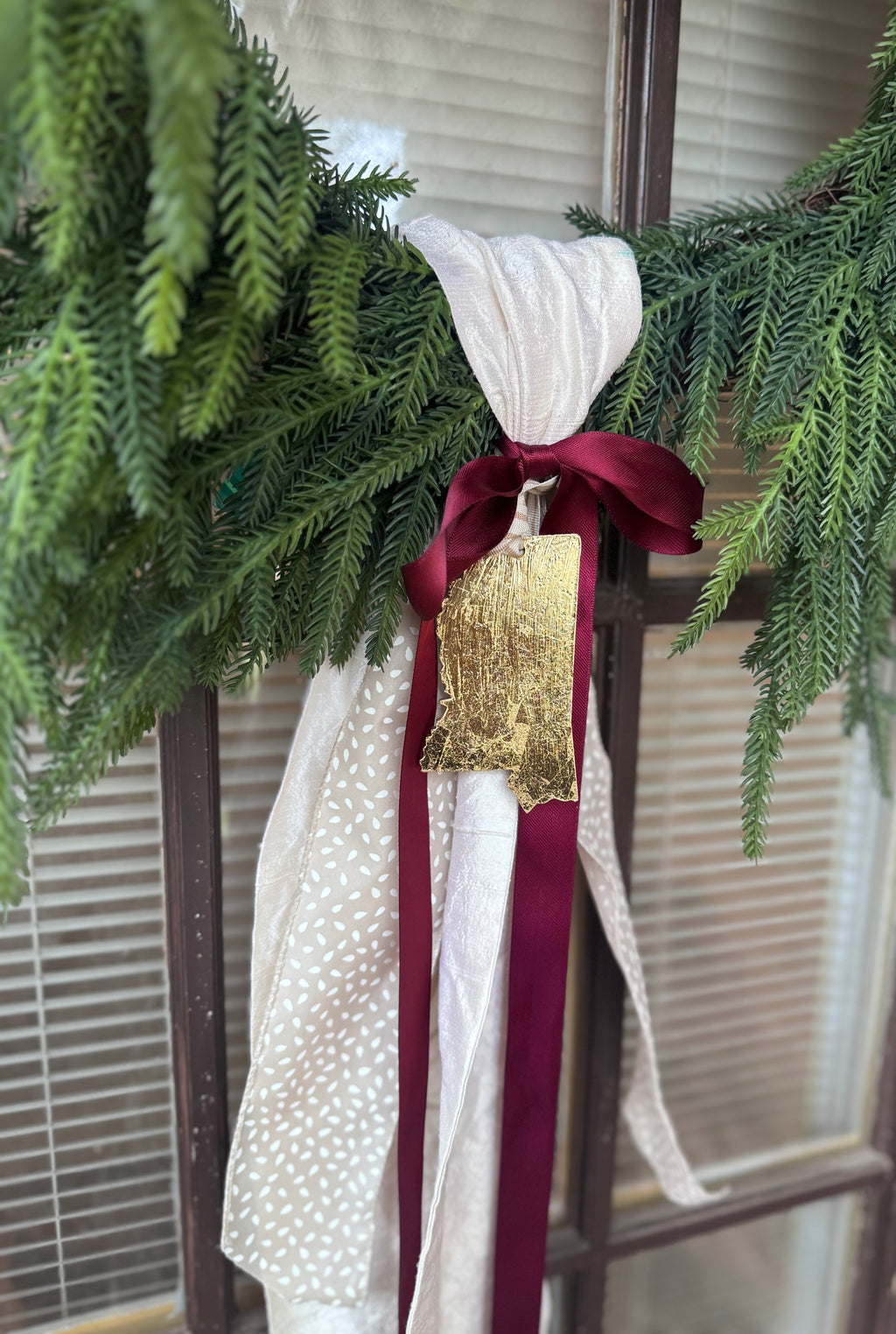 Wreath Ornament - Mississippi