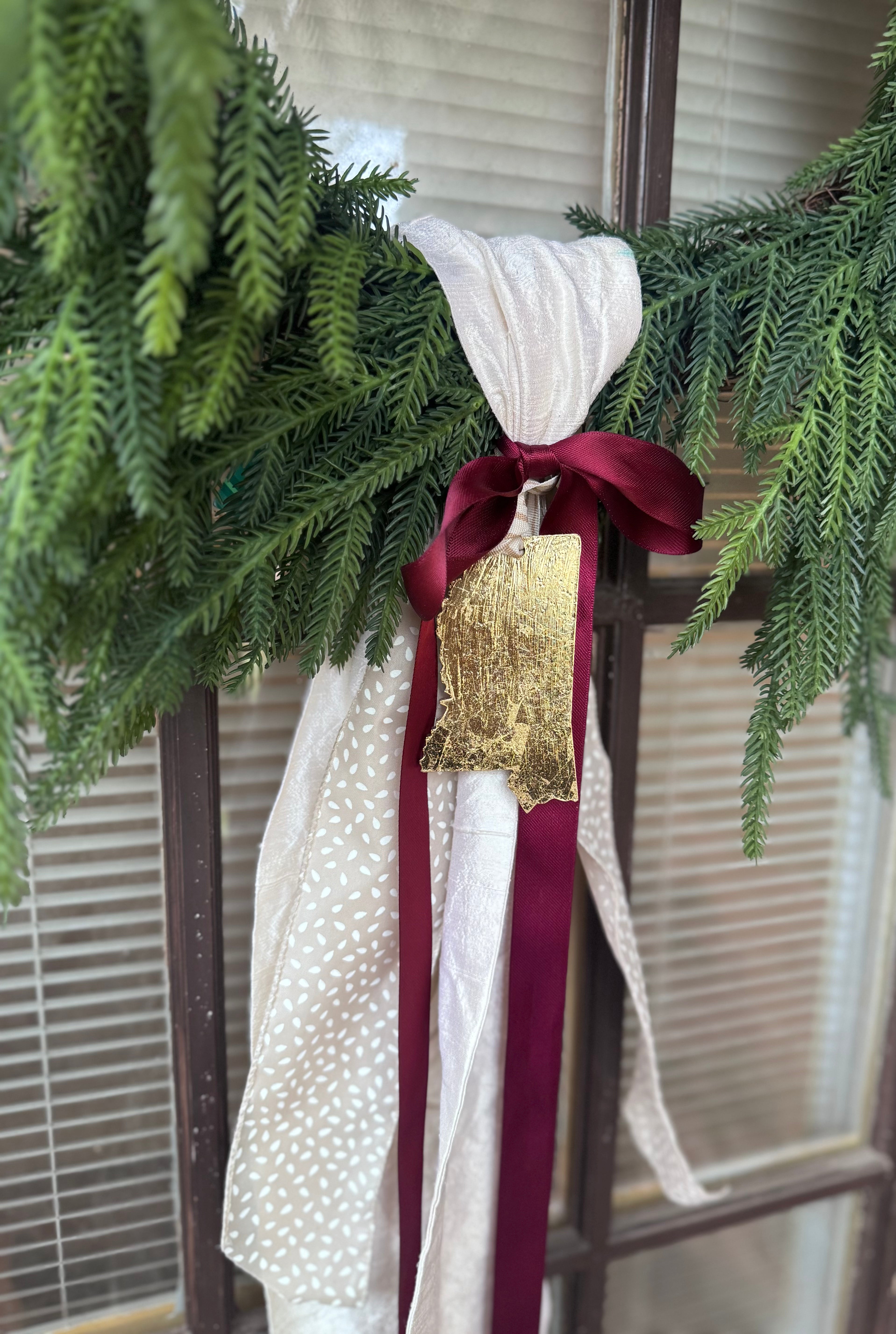 Wreath Ornament - Mississippi