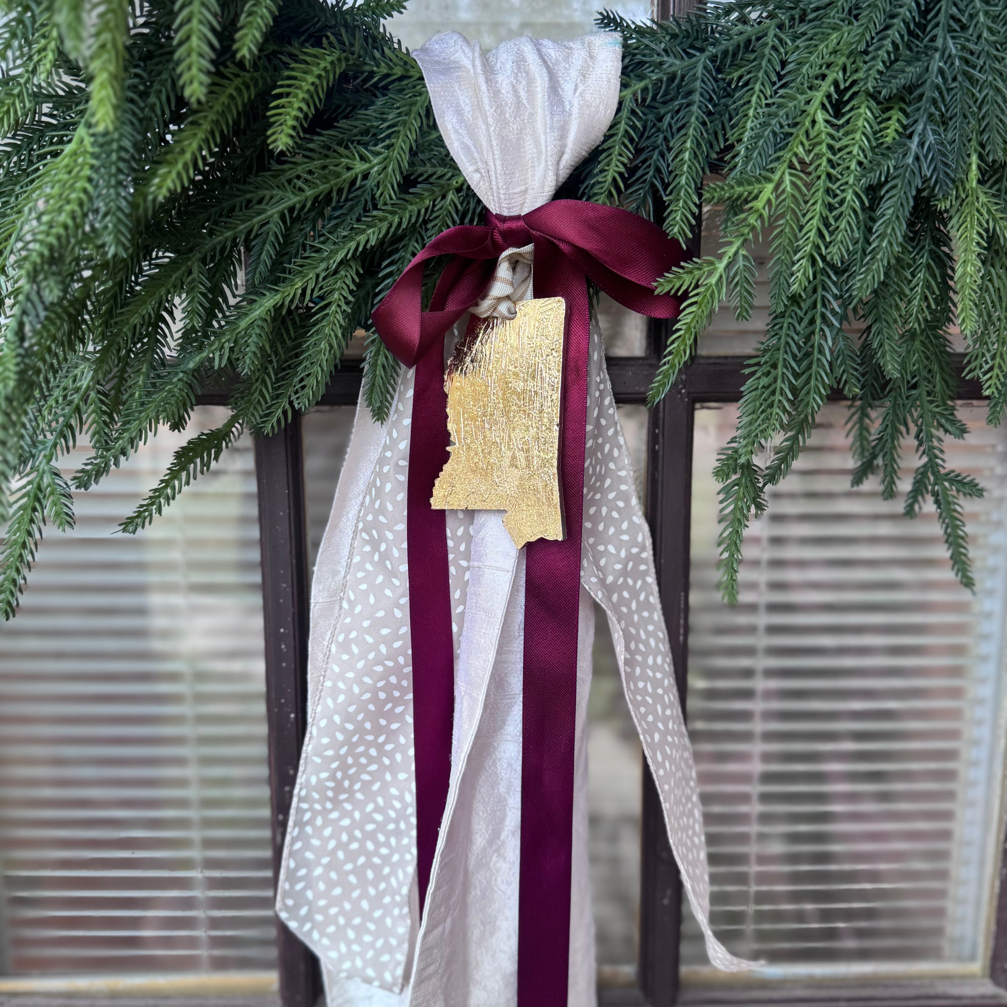 Wreath Ornament - Mississippi